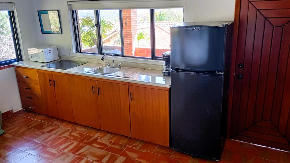 Anana Rancho San Rafael Pool and Lake Views