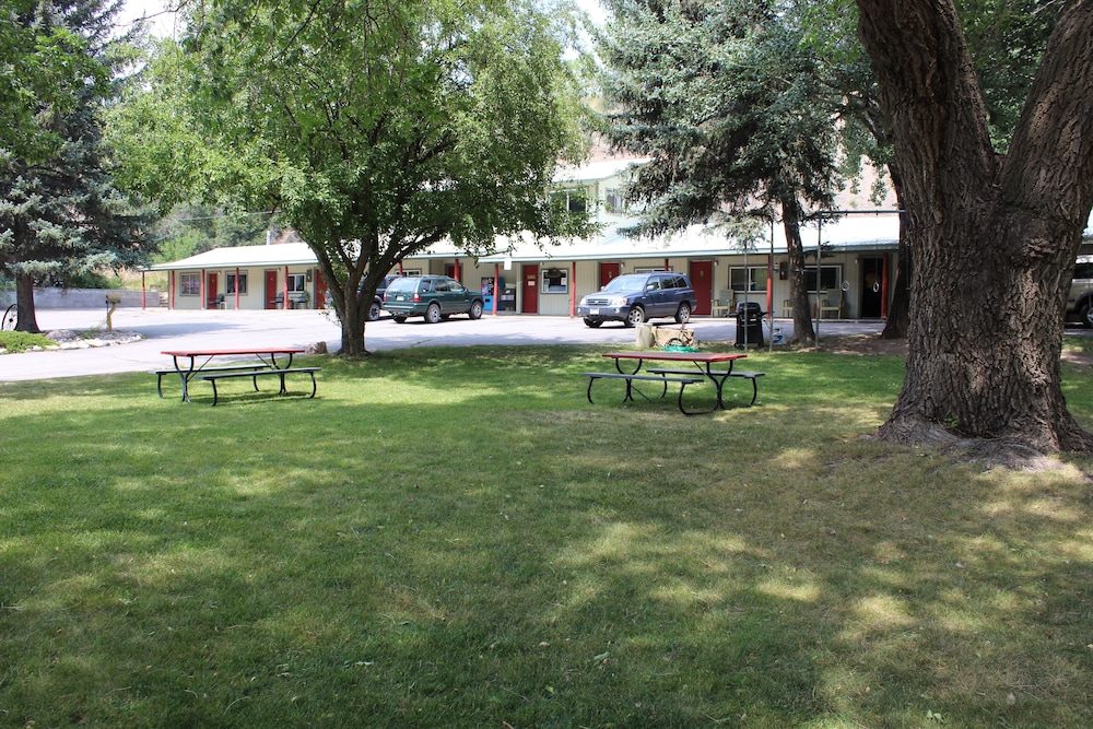 Wapiti Self-Service Lodge