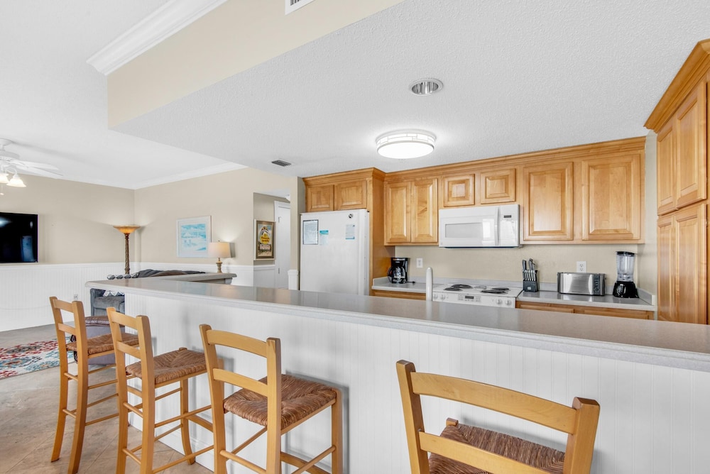 South Harbour 12E