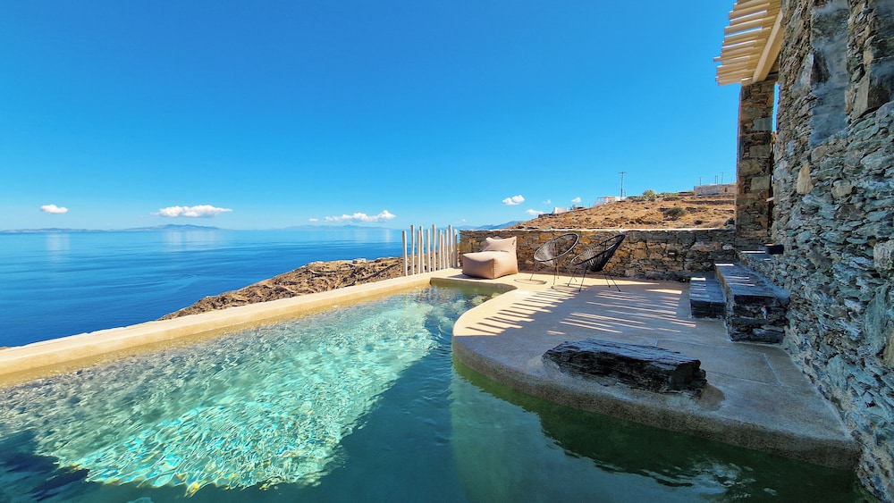 AGADA Folegandros