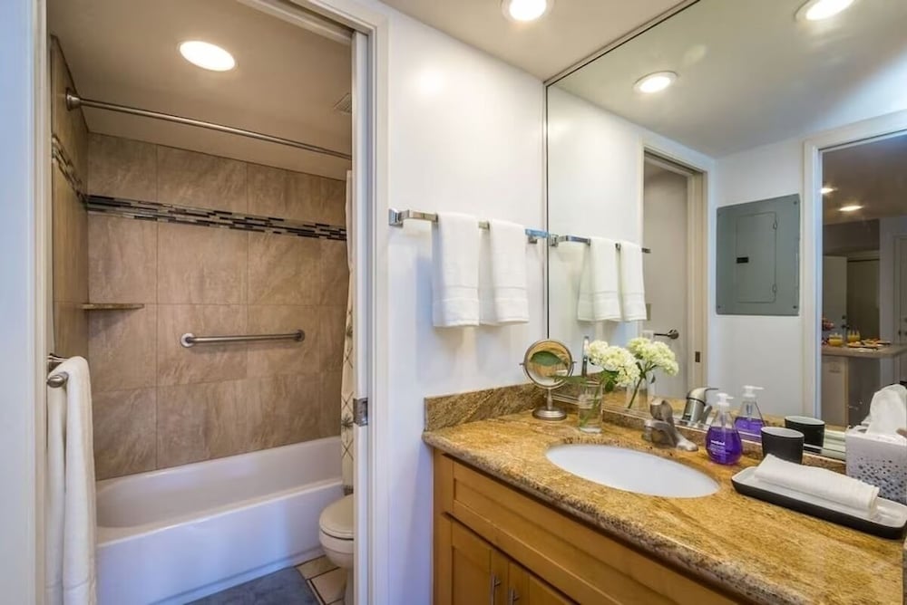 Signature Residences at Maui Banyan