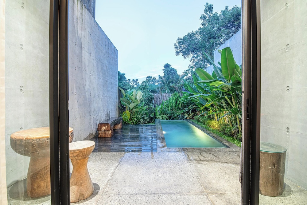 Modern 2BR Villa Enclosed Living Heart of Canggu