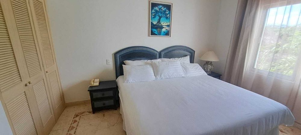 Beach front-Ocean View Studio -Hotel Sunset Fishermen condo 344/C