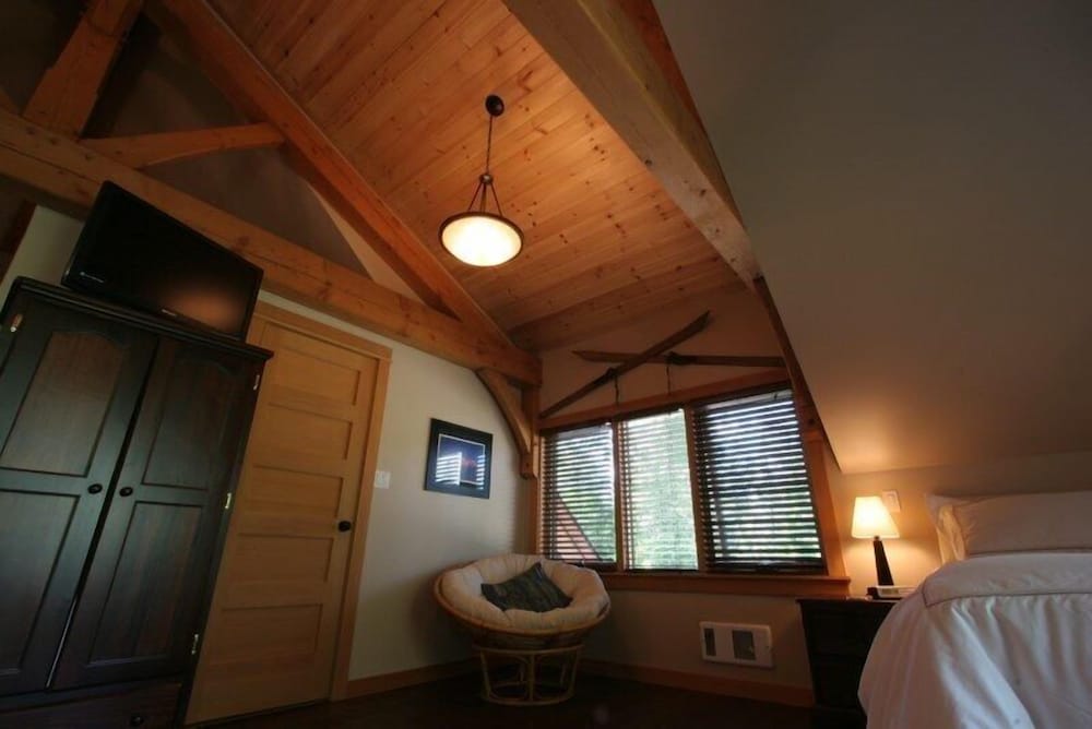 Revelstoke Timber Loft B&B
