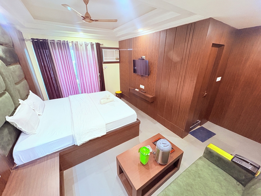 Hotel Jairam Way Bay