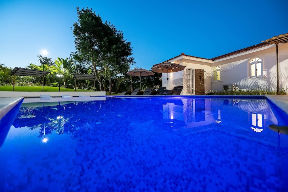 Villa Royale Luxury 4-bedroom Paradise In Sosua