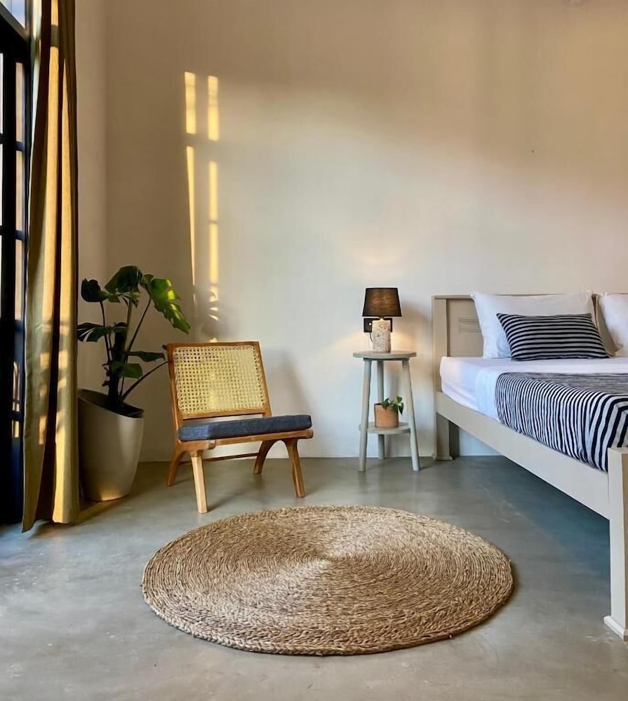 Beachside Stay Steps from Mawella Beach