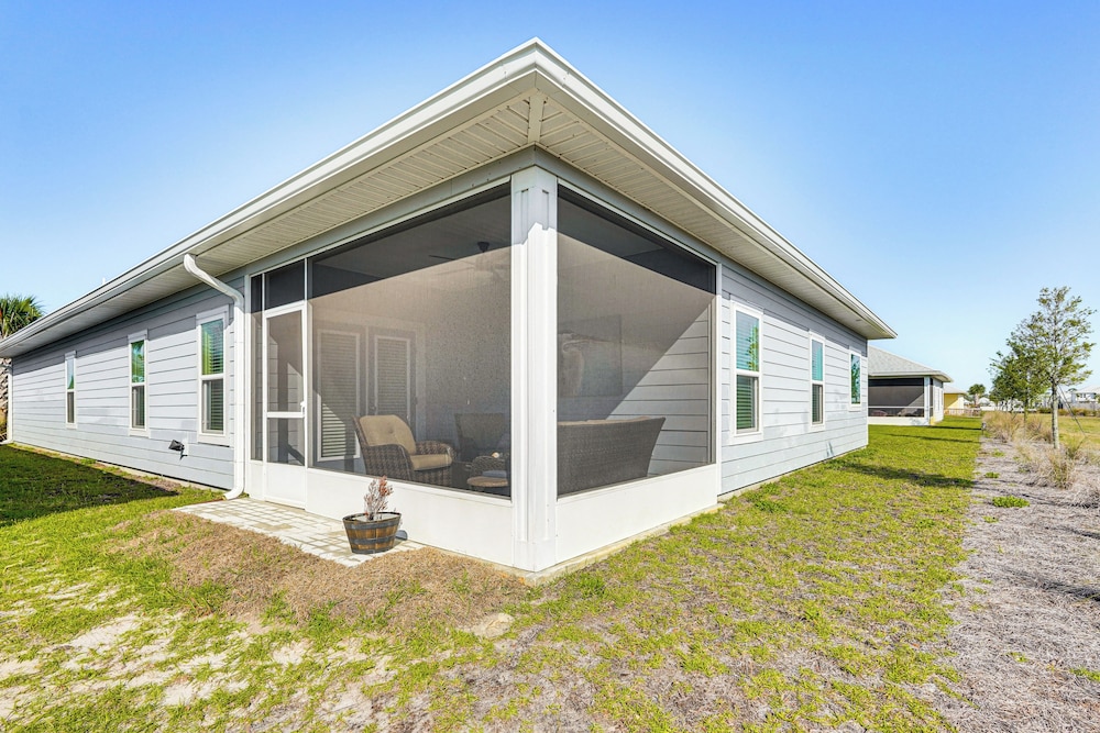 Beach Access: Port St Joe Home w/ Screened Patio!