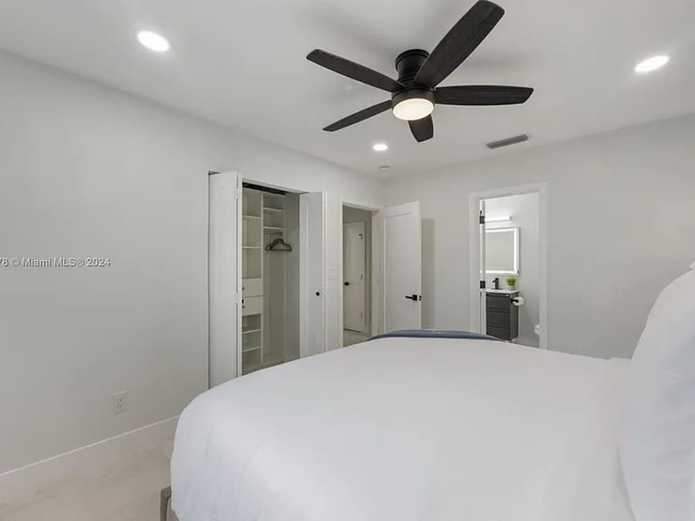 Stylish 4BR 2BA Home w Spacious Backyard in Vibrant Wilton Manors