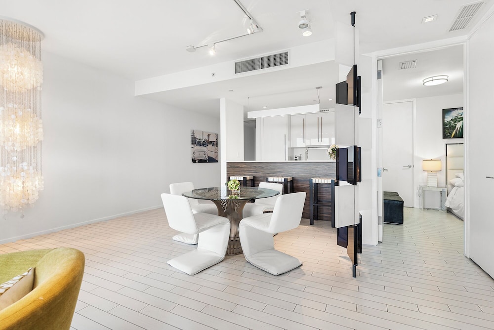 Luxury Vacation Rentals in South Beach by LRMB