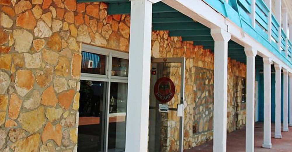 Two Turtles Inn - Property Image 7