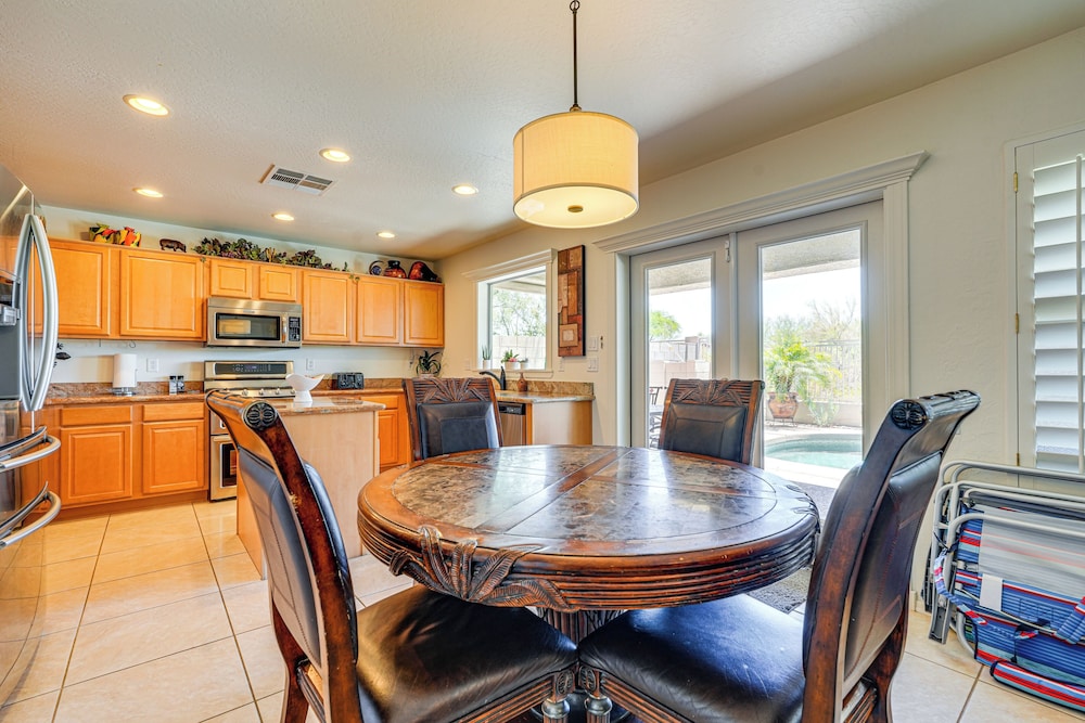 Spacious Family Oasis in Cave Creek!