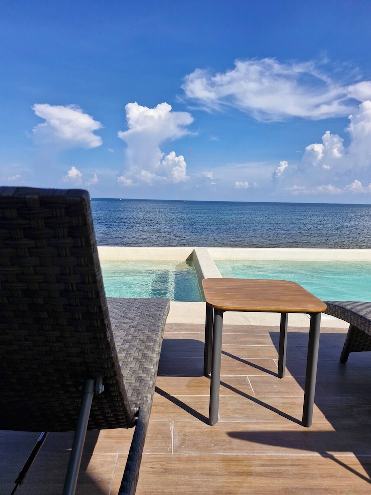 Cozy 1B & 1B Apartment Puerto Morelos With Private Beach