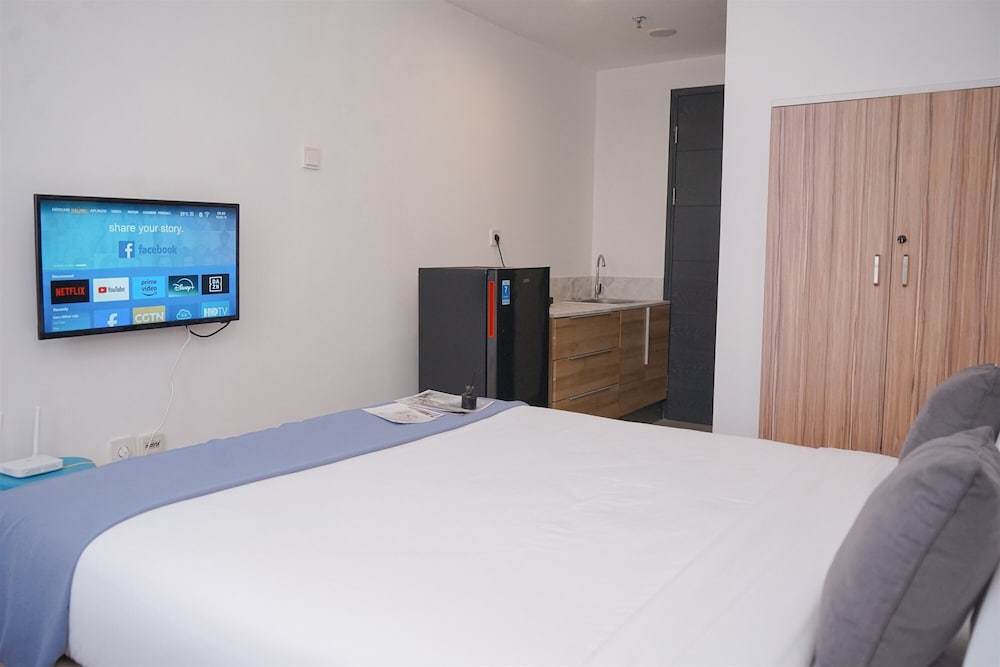 Modern Style and Homey Studio Apartment Collins Boulevard