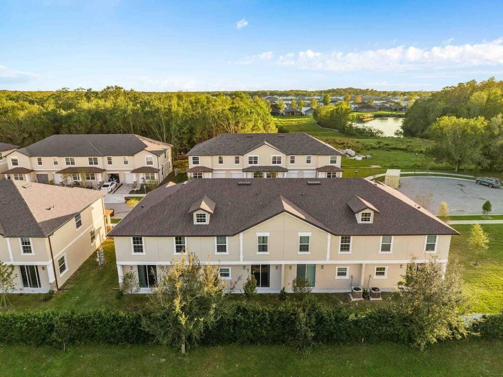 Super Posh- Sleeps 16 W Designs Near Disney
