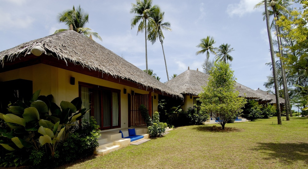 Bangsak Village - Adults Only