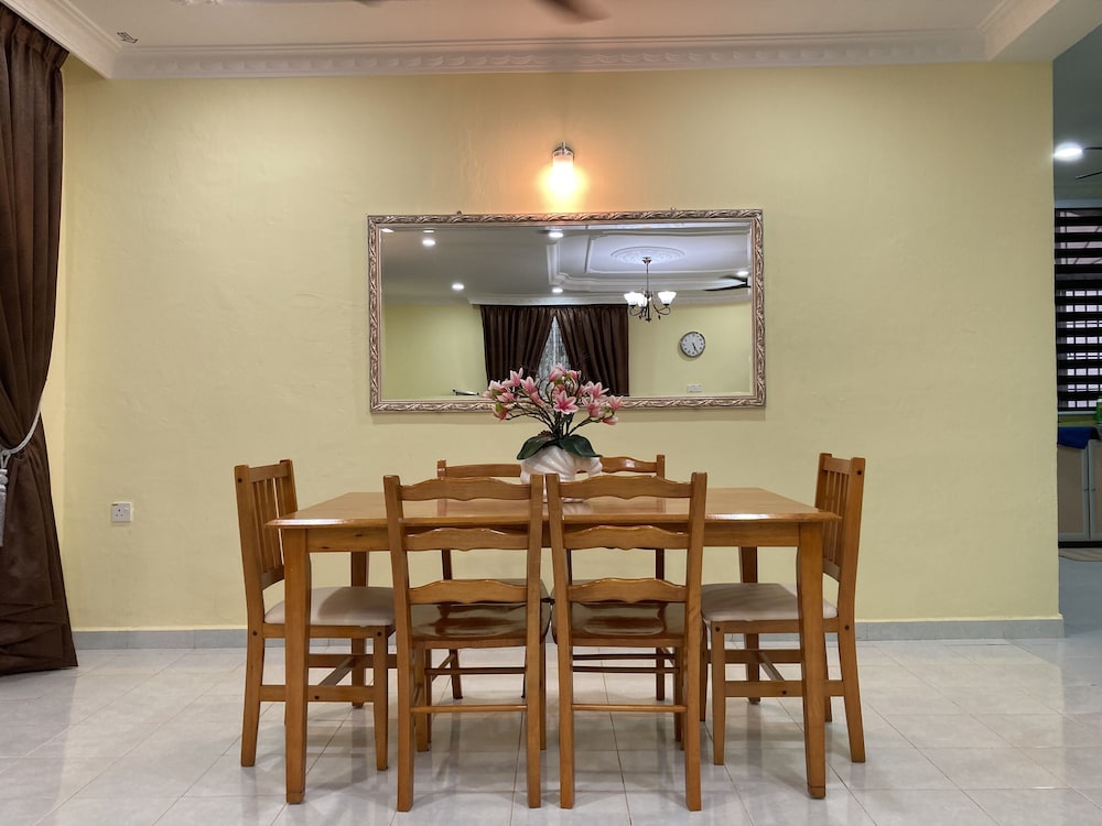 Hanna Homestay Kangar photo 1