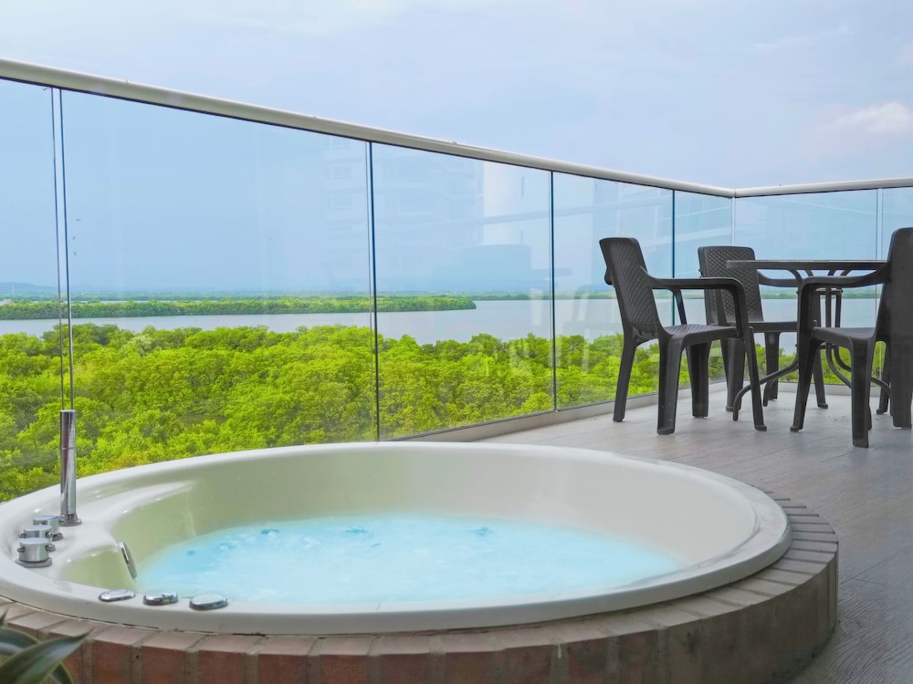Lindo - Jacuzzi privado - 3 Min Playa Azul