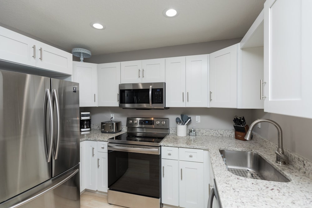 Charming Downtown Cottage 3 Bedroom Home