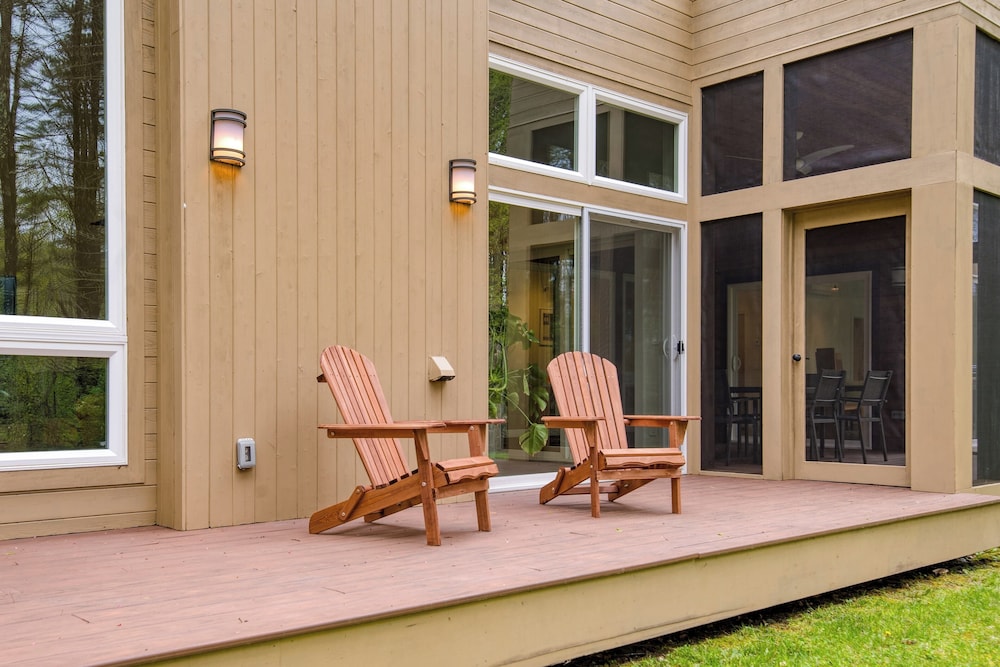 Woodland Zen by Avantstay Modern Design + Patio