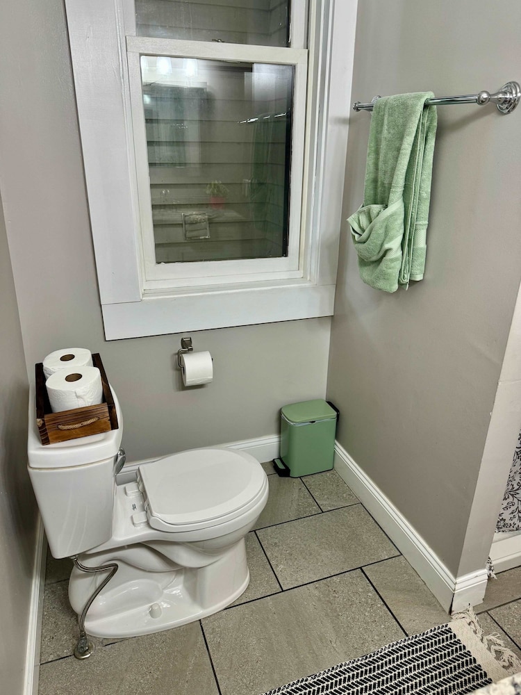 Prime Location - Top Rated - Clean - Parking Free