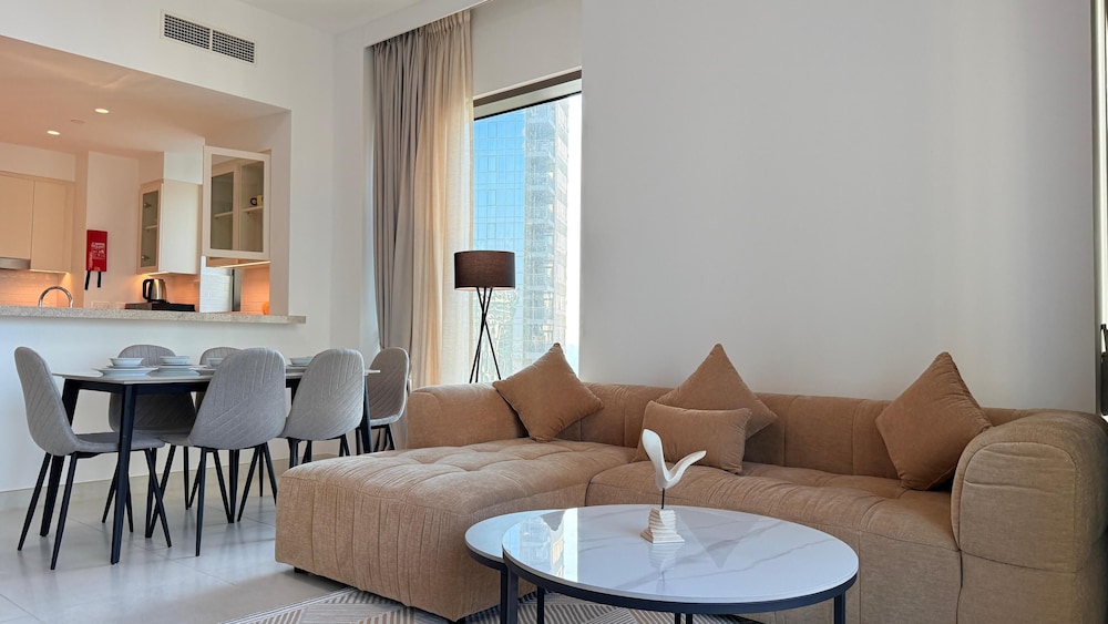 Premium 2 Bedroom Creek Horizon