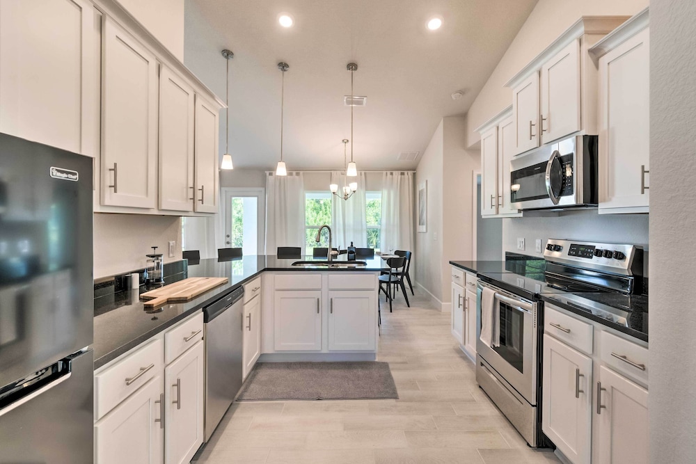 Elegant Port Charlotte Home < 10 Mi to Beach!