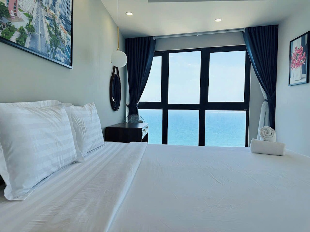 Gold Coast Balcony Serviced Apartment
