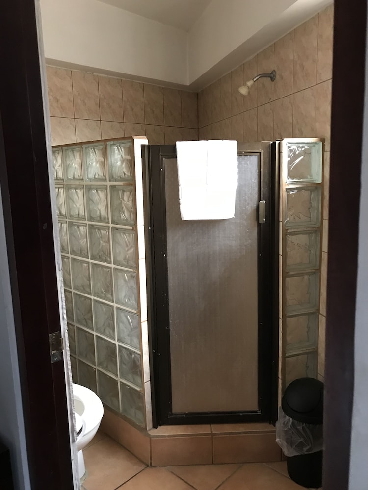 Hotel La Amistad - Property Image 10