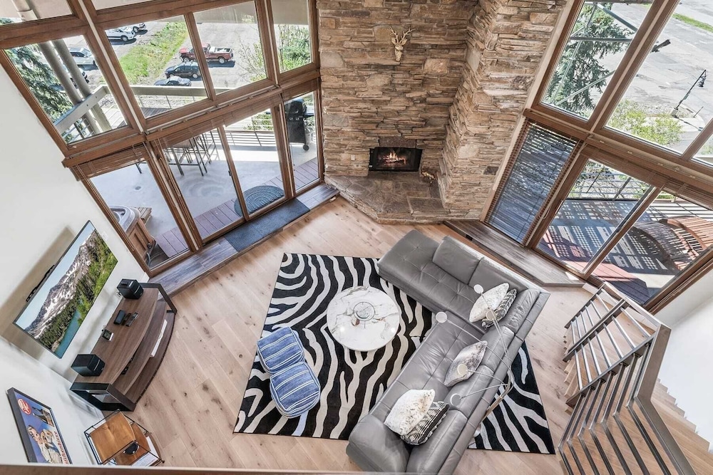 Walk to Slopes Hot Tub + Balcony + Views Mins to Main Street Deer Valley Haven by Avantstay
