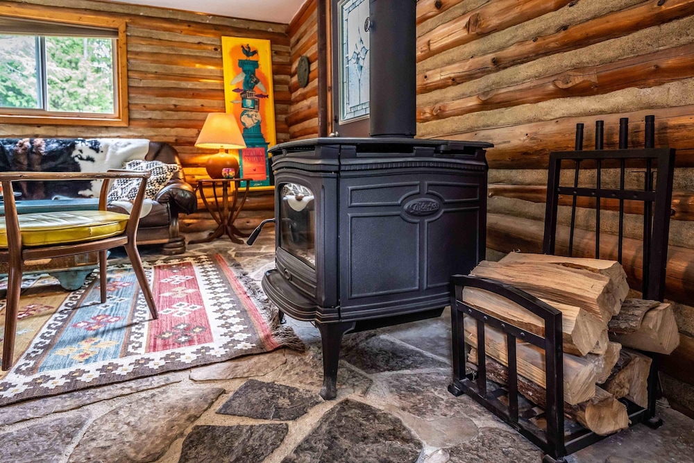 Nature Lovers Retreat log Home - L il Ranch