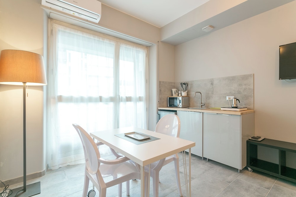 2 Studios Combined - Milano Centrale