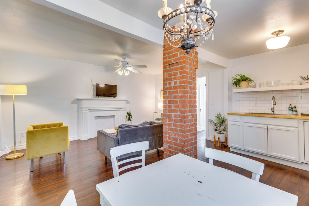 Heart of OKC Plaza District: Duplex Near Shops!