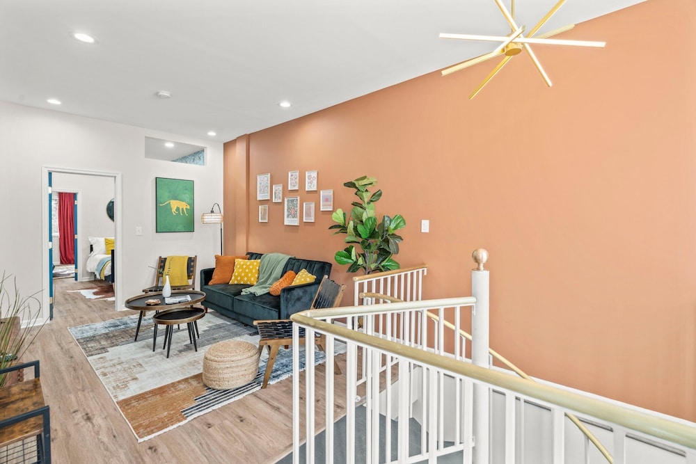 Stylish 1BR/1.5Bath Near Liberty Bell