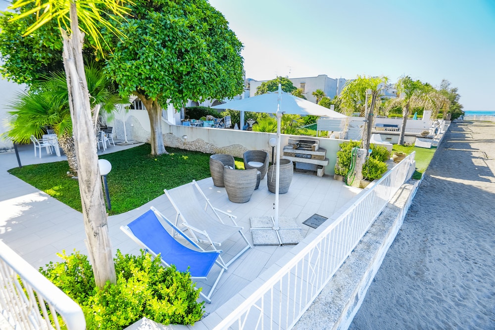 Luxury Villa on the Beach in Diamante, Sea View - Villa Ventre