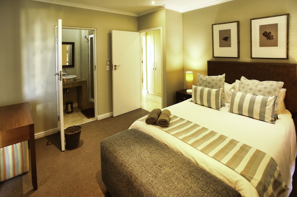 Ellefsen Golf Suite 106 Langebaan 4-slpr view 3