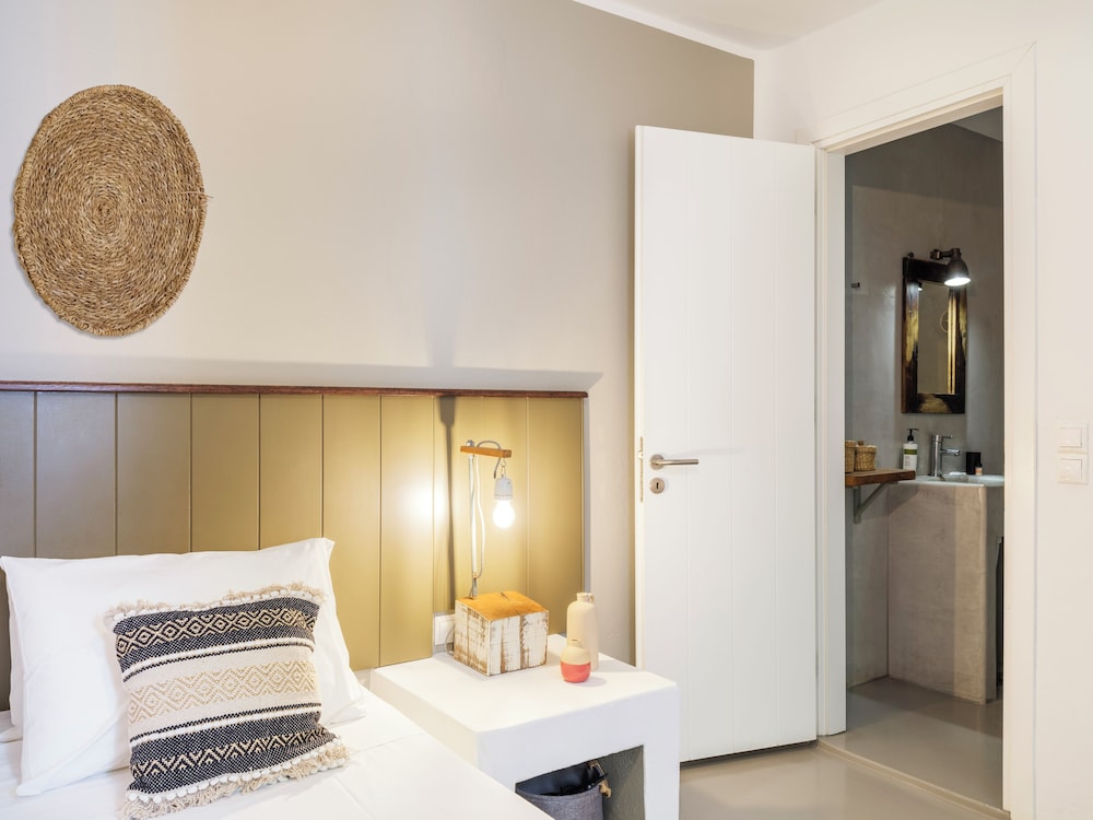 Mykonist Merchia Beach Villas & Suites