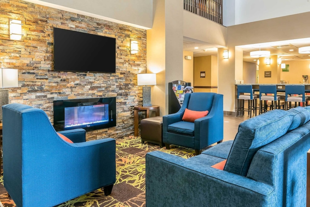Comfort Suites Springfield I-70 view 2