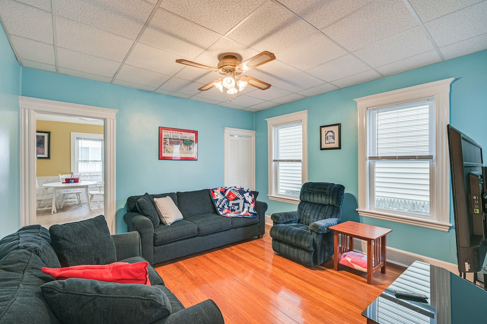 Medford Apartment Rental, 5 Mi to Downtown Boston