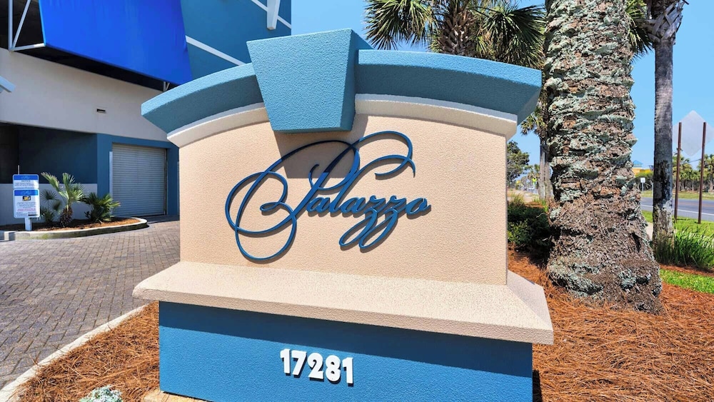 2BR Gulf Front Condo w/ Pool, Gym, Hot Tub + Free Attraction Tickets!
