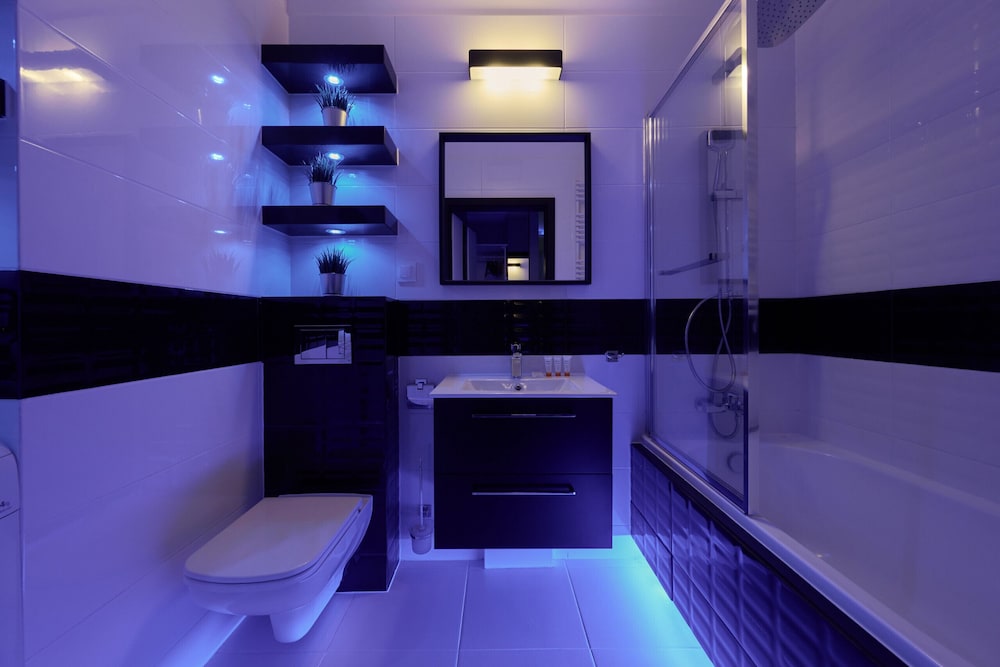 Odra Tower Apartment by Renters Prestige view 5