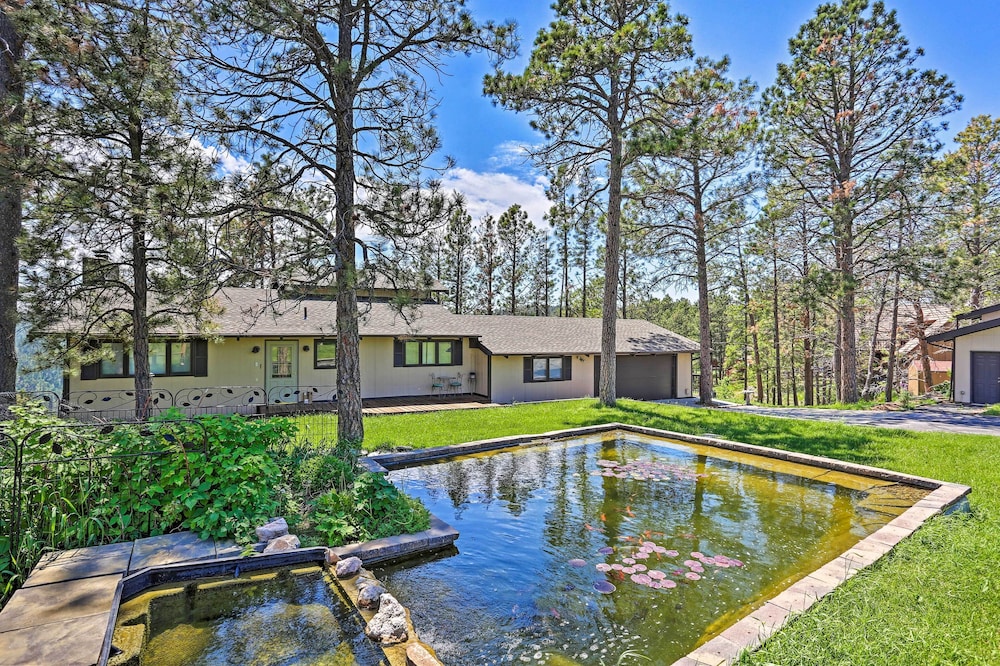 Hotel Rustic Black Hills Retreat w/ Expansive Views - Image 1