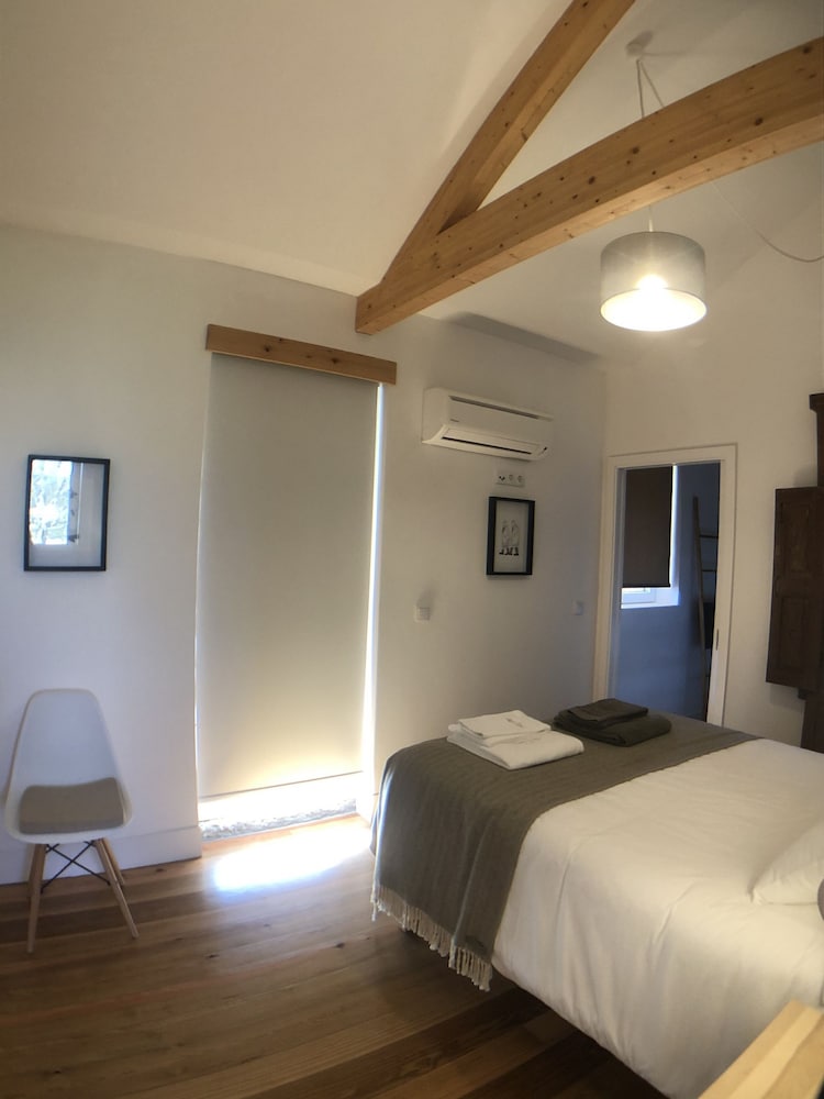 Vila Cavali a in Bustelo