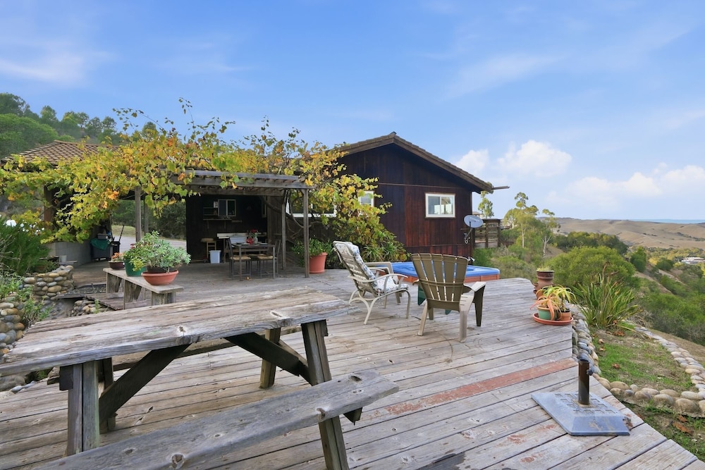 Peaceful Retreat With Panoramic Views 3 Bedroom Home