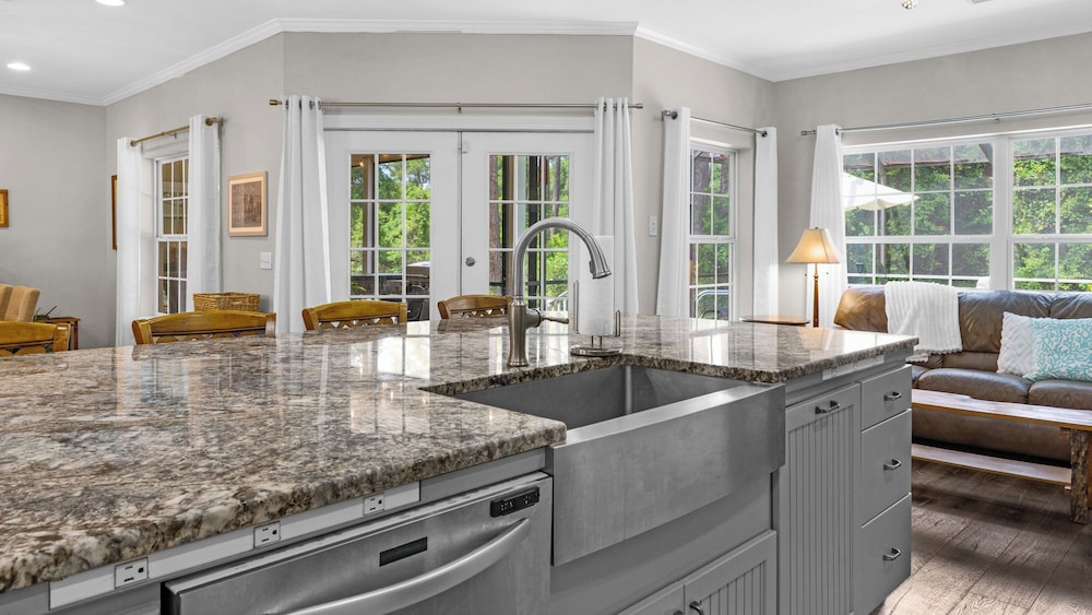 Seacrest 4BR w/ Private Heated Pool + Beach Access & Dolphin Cruise Ticket!