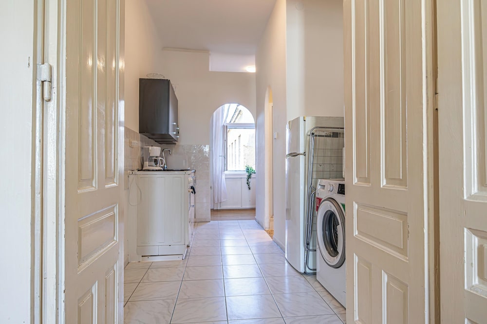 Comfy 2BR Apt Long Stay Matzleinsdorfer