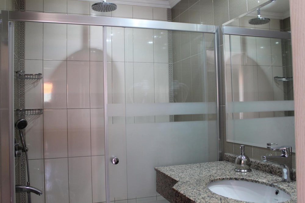 Ida Hotel - Image 49