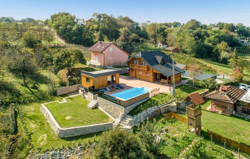 Dream Villa Sleeps 8 With Sauna