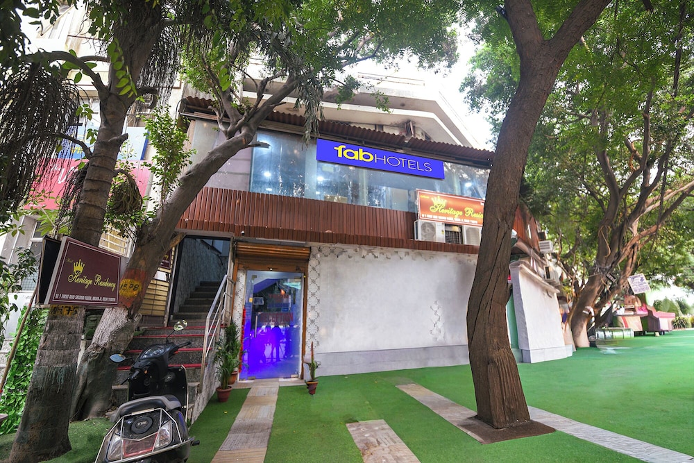 Fabhotel Heritage Residency