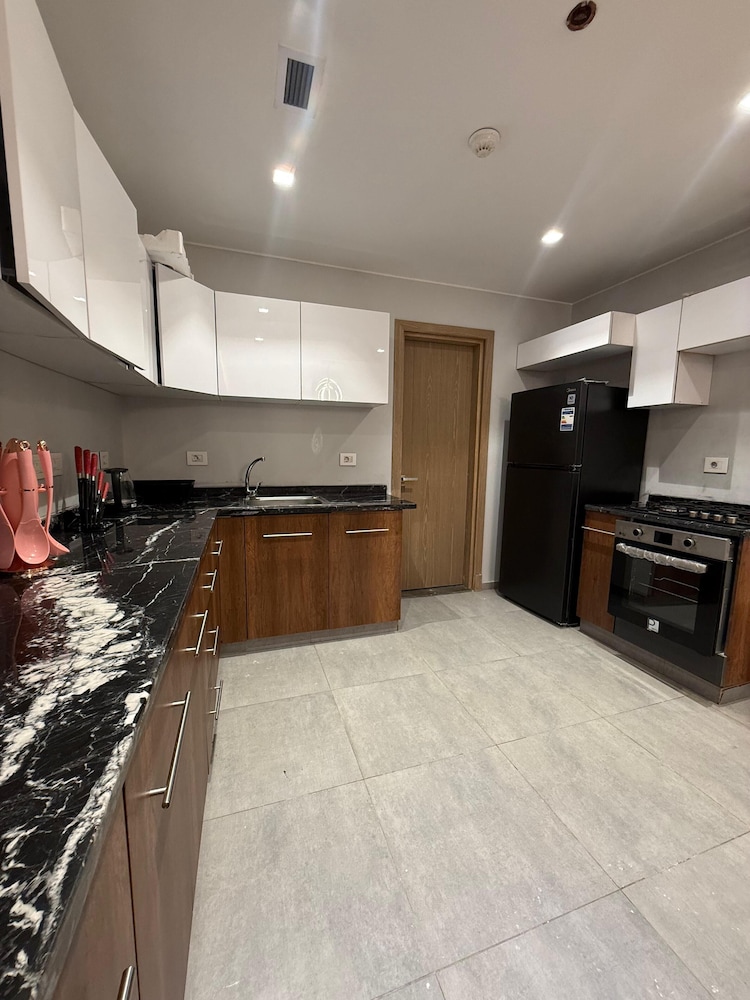 Alsawah Wide 3BR APT in aeon towers